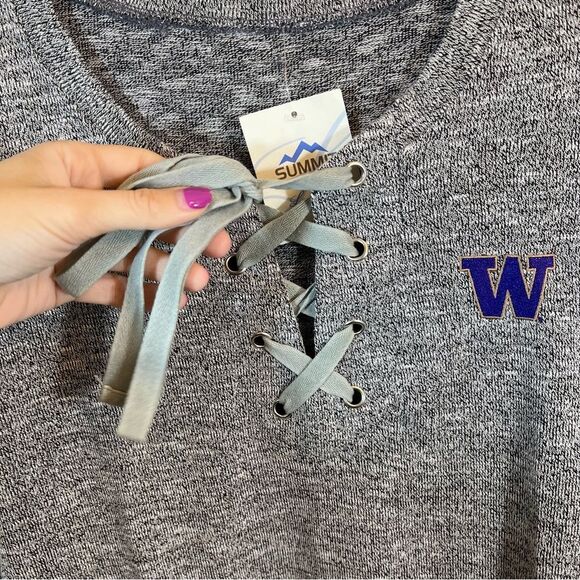 Summit Gray University of Washington Lace Up Sweatshirt Medium NWT - Picture 3 of 13